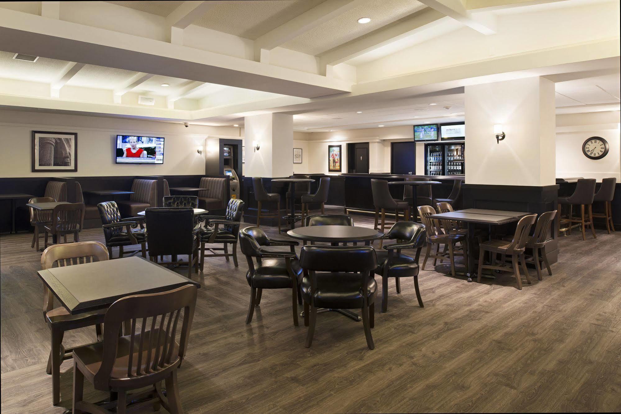 Ramada Plaza By Wyndham Calgary Downtown Hotell Eksteriør bilde